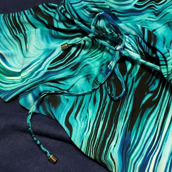 Blue Tankini with Adjustable Straps Size Large - Picture 2 of 3